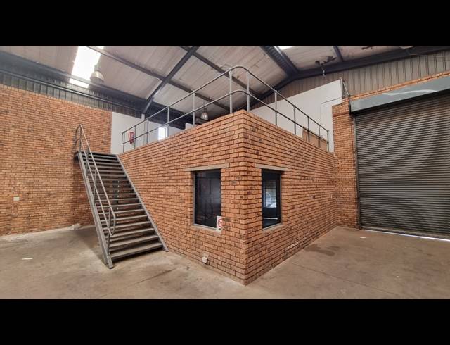 322M² WAREHOUSE TO LET IN BARTLETT